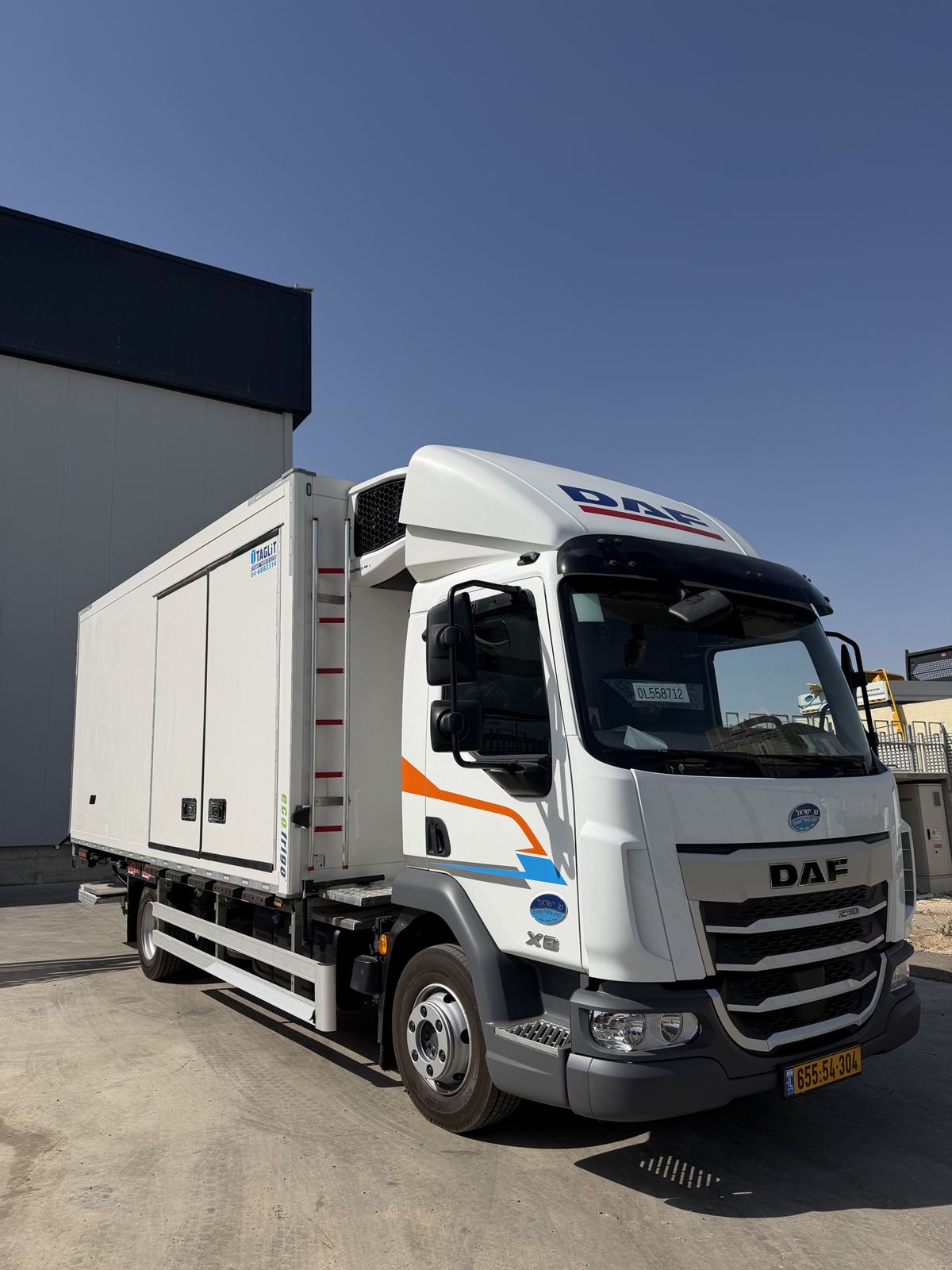 DAF truck with refrigerated body, side doors and refrigeration unit